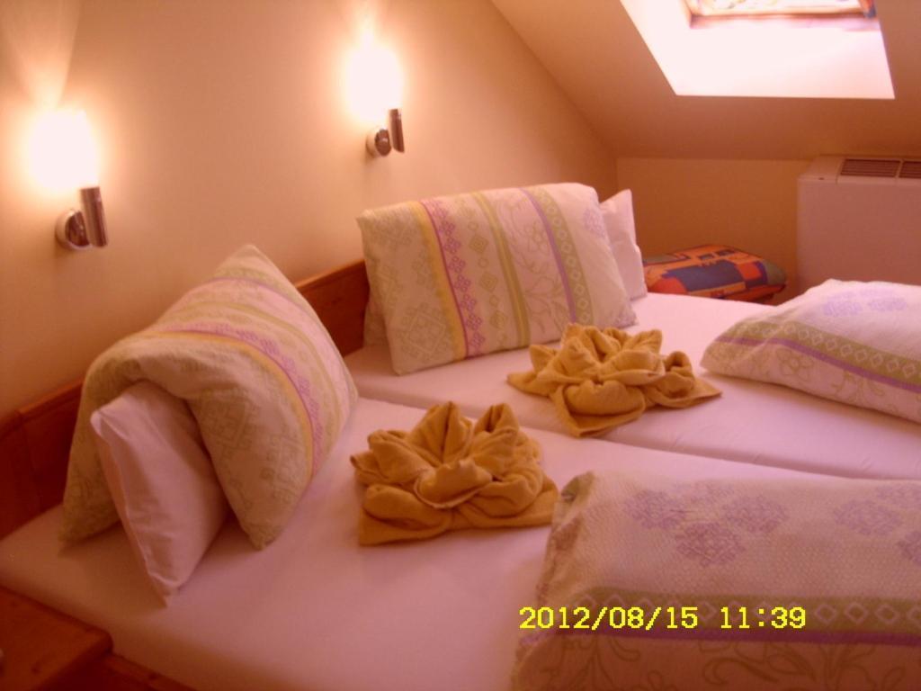 ホテルKorona Szallo ナジカニジャ 部屋 写真