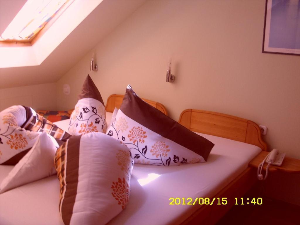 ホテルKorona Szallo ナジカニジャ 部屋 写真