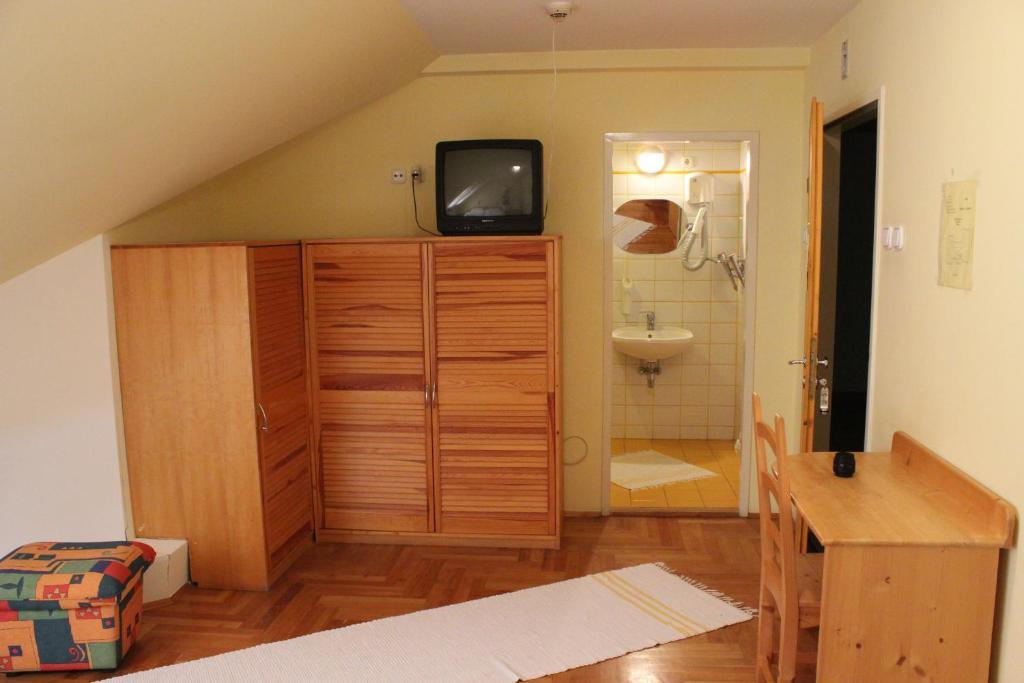 ホテルKorona Szallo ナジカニジャ 部屋 写真